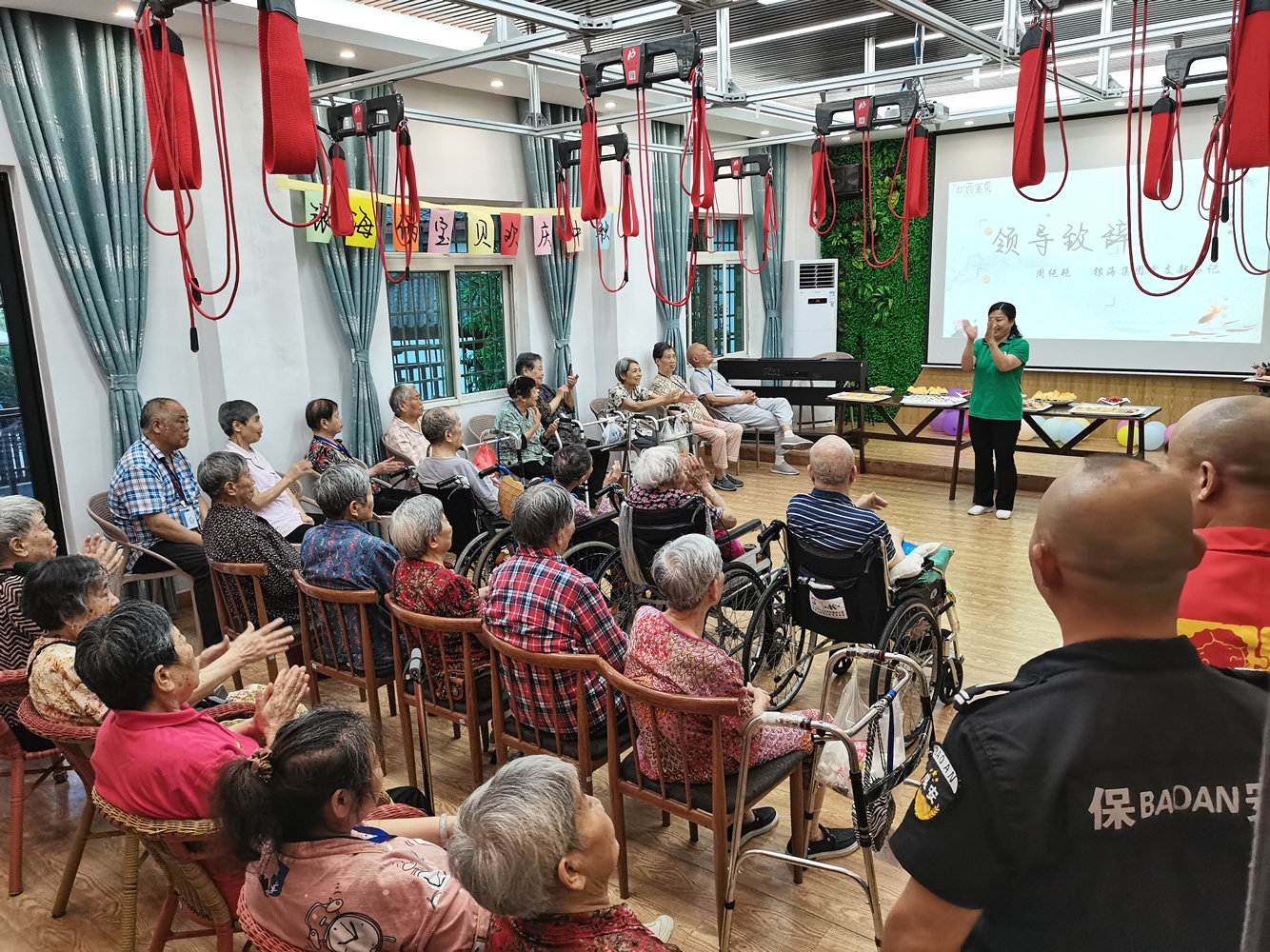 銀海倆寶貝窯灣康養(yǎng)中心開(kāi)展“情滿(mǎn)中秋,明月寄相思”聯(lián)歡活動(dòng) 銀海倆寶貝窯灣康養(yǎng)中心開(kāi)展“情滿(mǎn)中秋,明月寄相思”聯(lián)歡活動(dòng)