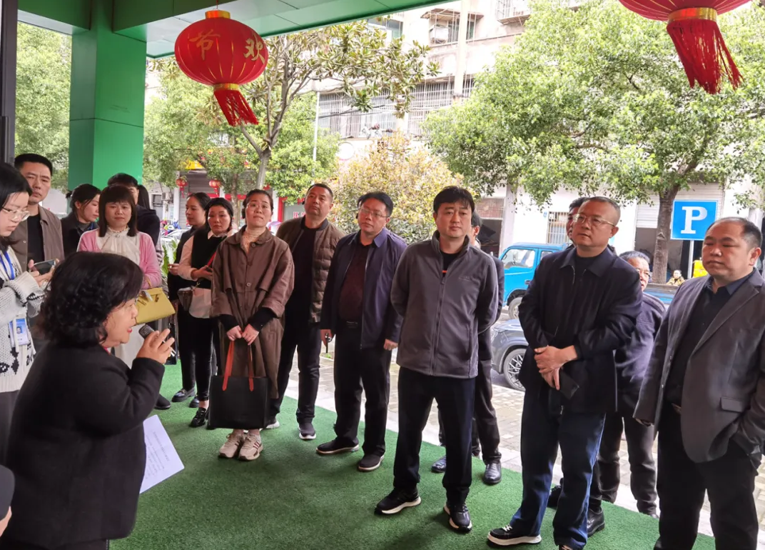 全省14個(gè)市州民政局分管領(lǐng)導(dǎo)、養(yǎng)老服務(wù)科科長(zhǎng)、縣市區(qū)民政局分管副局長(zhǎng)等100余人