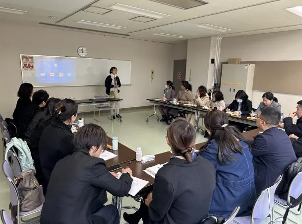 日本的一笑苑 訪問介護品牌·虹進行了參觀學習